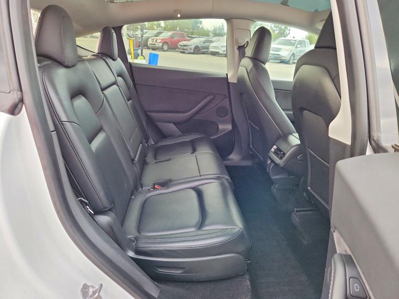 54712556 :رقم المزاد ، 5YJYGAEE7MF138473 vin ، 2021 Tesla Model Y مزاد بيع