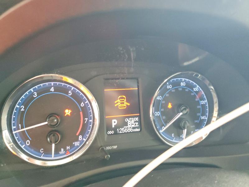 54886586 :رقم المزاد ، 5YFBURHE3HP628038 vin ، 2017 Toyota Corolla مزاد بيع