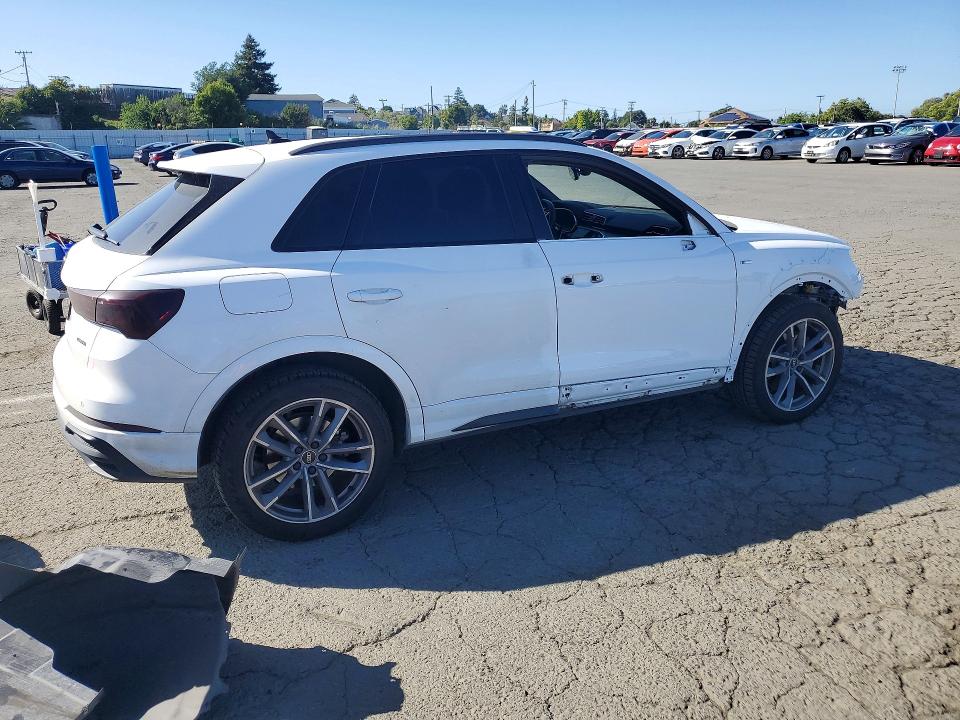 53222956 :رقم المزاد ، WA1EECF31N1141021 vin ، 2022 Audi Q3 مزاد بيع