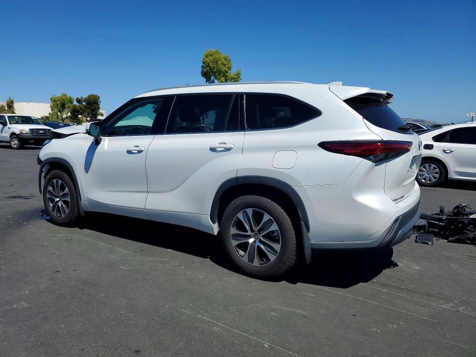 Продажа на аукционе авто 2022 Toyota Highlander, vin: 5TDHZRBH2NS221460, номер лота: 53957676