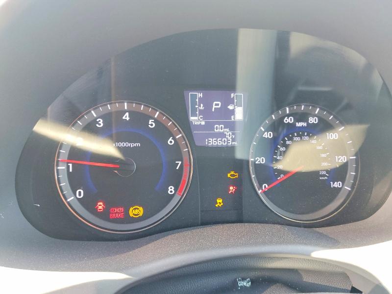 52552306 :رقم المزاد ، KMHCT4AE8FU796225 vin ، 2015 Hyundai Accent مزاد بيع