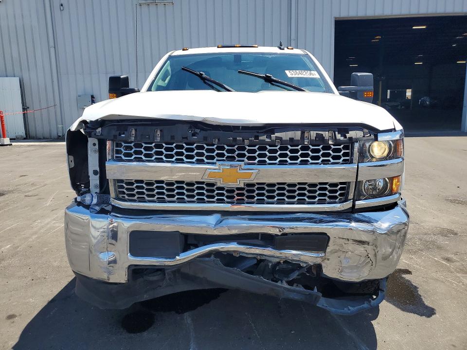 Продаж на аукціоні авто 2019 Chevrolet Silverado, vin: 2GC2KREG1K1168752, номер лоту: 53840256