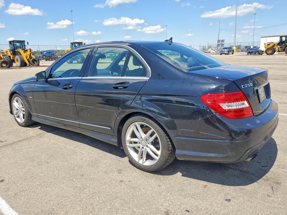 52060296 :رقم المزاد ، WDDGF4HB4CR218491 vin ، 2012 Mercedes-benz C مزاد بيع