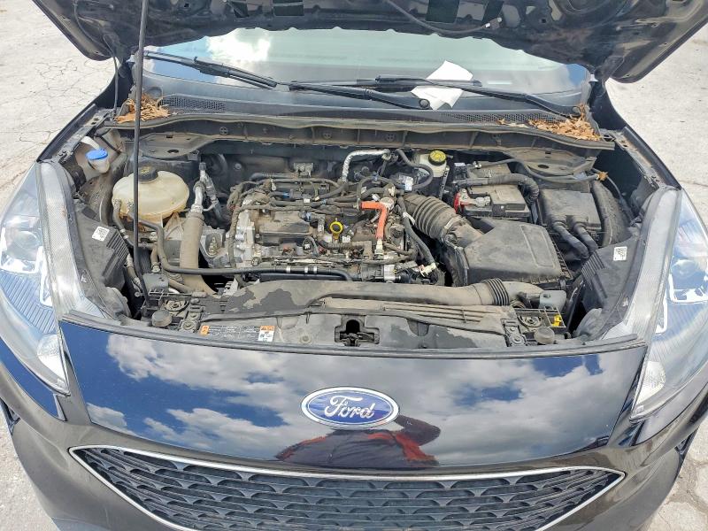 54560626 :رقم المزاد ، 1FMCU0G65NUC04915 vin ، 2022 Ford Escape مزاد بيع