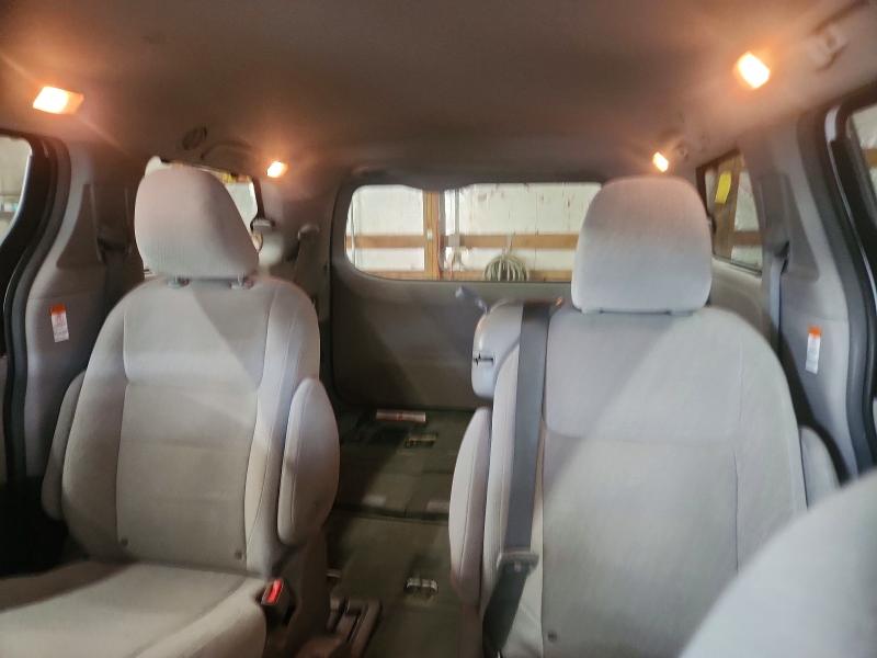 52029746 :رقم المزاد ، 5TDKK3DC1FS677248 vin ، 2015 Toyota Sienna مزاد بيع