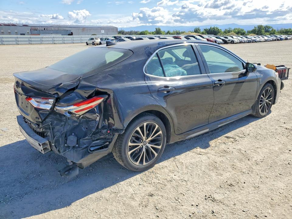 54508026 :رقم المزاد ، 4T1B11HKXKU795437 vin ، 2019 Toyota Camry مزاد بيع