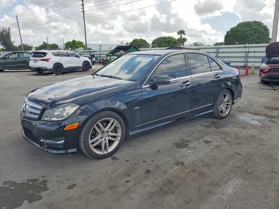 55418006 :رقم المزاد ، WDDGF4HB9CR215862 vin ، 2012 Mercedes-benz C مزاد بيع
