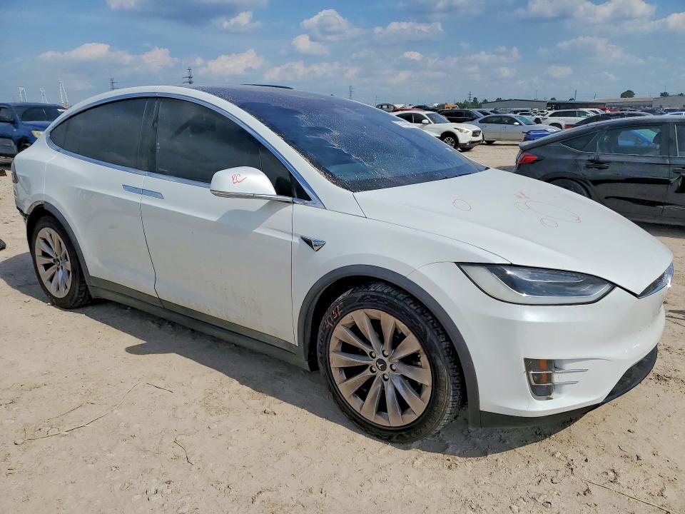 55145466 :رقم المزاد ، 5YJXCBE23HF045684 vin ، 2017 Tesla Model X مزاد بيع
