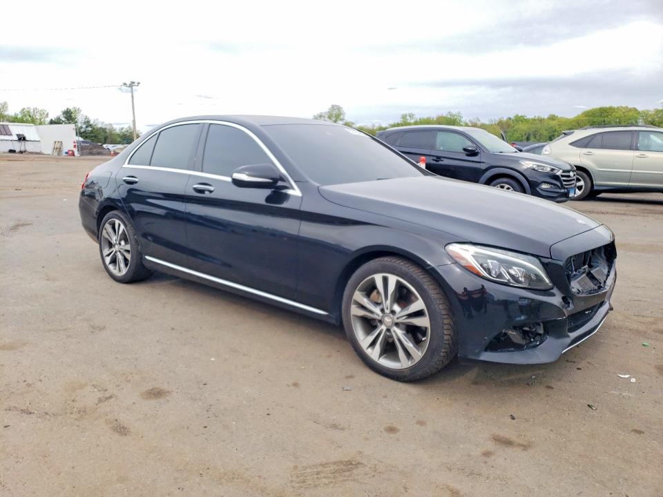 Продажа на аукционе авто 2015 Mercedes-benz C, vin: 55SWF4KB7FU039448, номер лота: 52729616