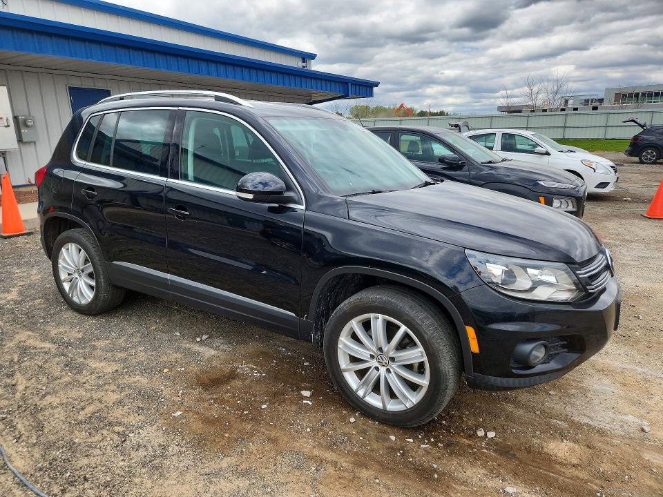 Продажа на аукционе авто 2016 Volkswagen Tiguan, vin: WVGBV7AX5GW566382, номер лота: 52615536