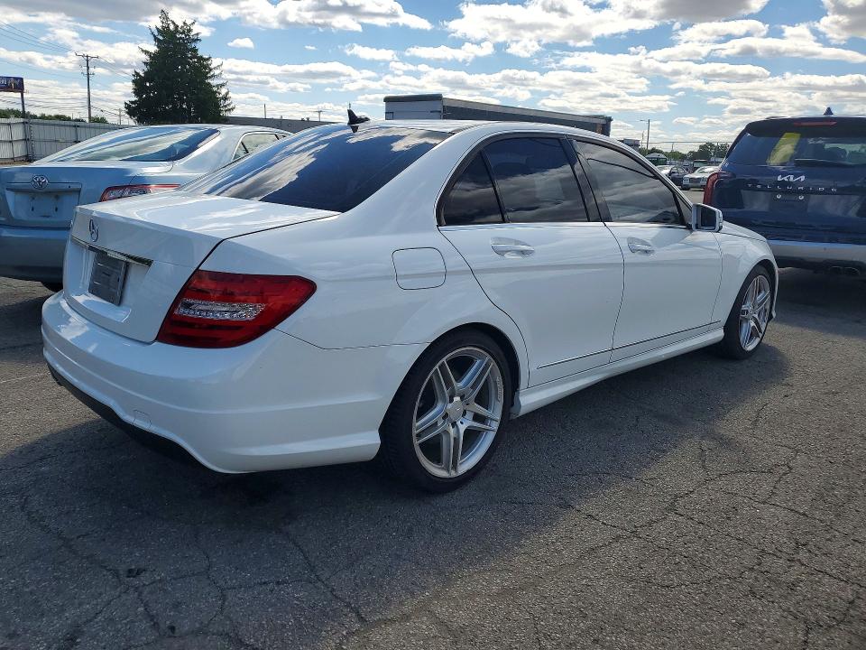 2014 Mercedes-benz C მანქანა იყიდება აუქციონზე, vin: WDDGF4HB9ER317603, აუქციონის ნომერი: 53492826