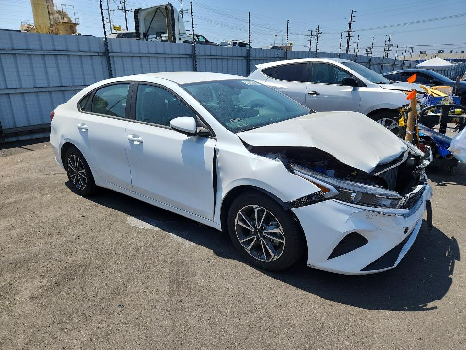 52088196 :رقم المزاد ، 3KPF24AD0PE668458 vin ، 2023 Kia Forte Fe/lxs مزاد بيع