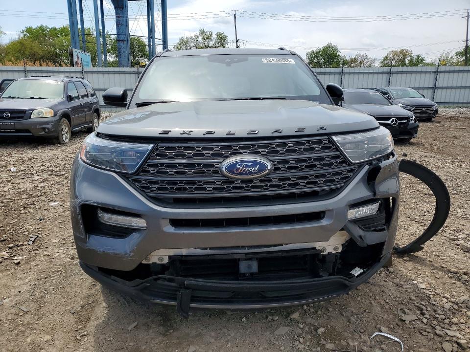 Продажа на аукционе авто 2022 Ford Explorer, vin: 1FMSK8DH2NGC41473, номер лота: 52438036