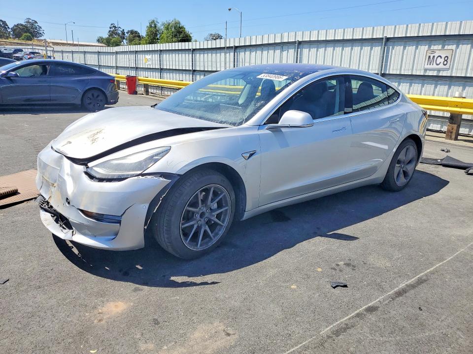 Продажа на аукционе авто 2018 Tesla Model 3, vin: 5YJ3E1EA0JF002873, номер лота: 53840986
