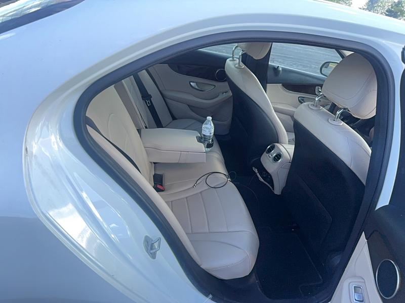 2015 Mercedes-benz C მანქანა იყიდება აუქციონზე, vin: 55SWF4KB4FU037530, აუქციონის ნომერი: 53472576