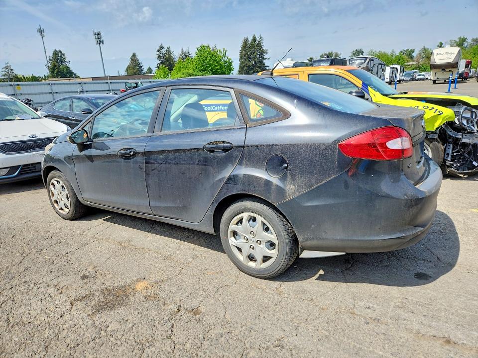 51900926 :رقم المزاد ، 3FADP4BJ2DM129506 vin ، 2013 Ford Fiesta مزاد بيع