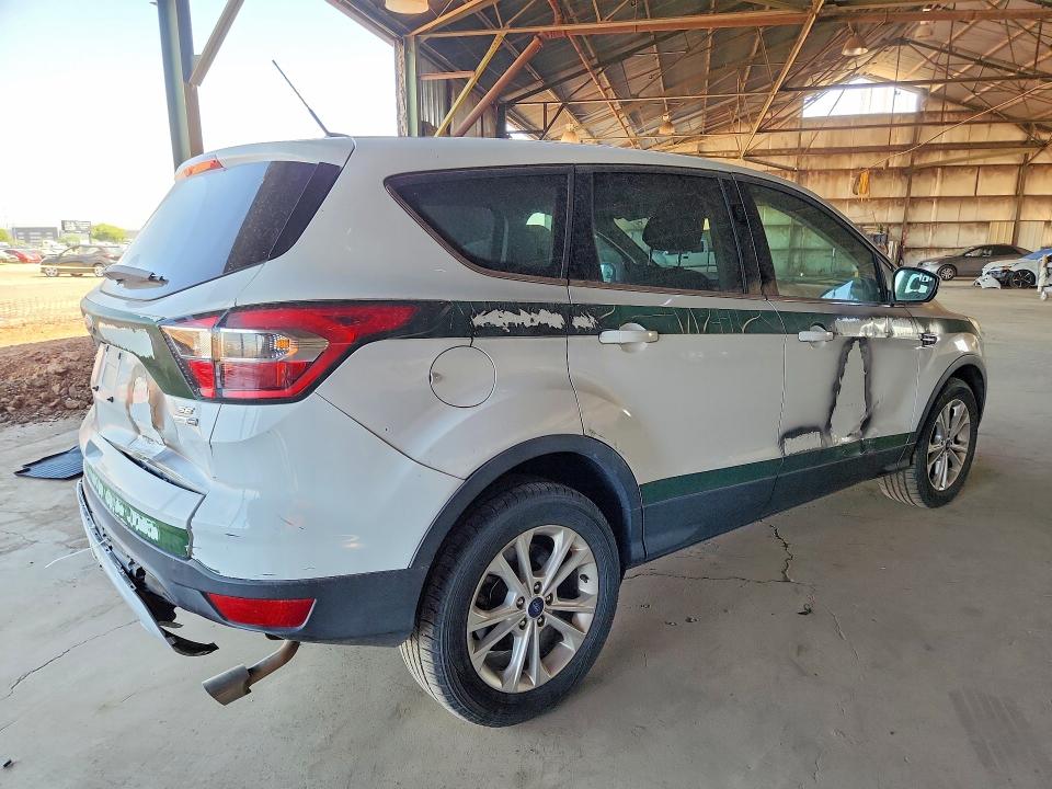 53540746 :رقم المزاد ، 1FMCU9GD2HUB03449 vin ، 2017 Ford Escape مزاد بيع