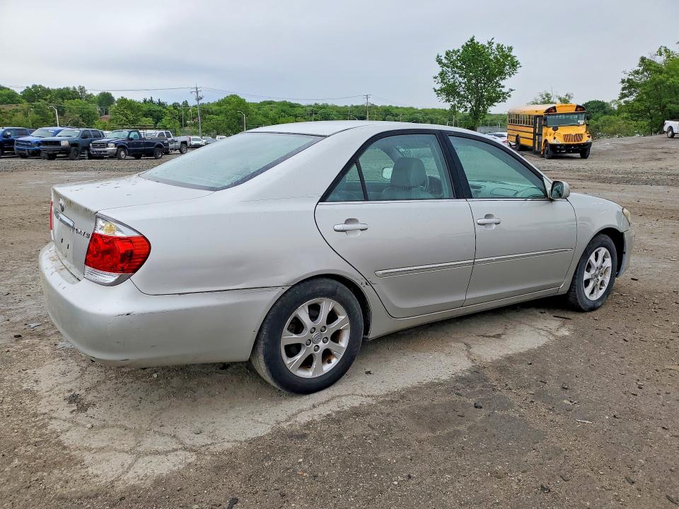 52813016 :رقم المزاد ، 4T1BE30K45U960690 vin ، 2005 Toyota Camry مزاد بيع