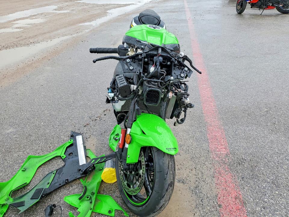51418506 :رقم المزاد ، JKBZXVM16SA009405 vin ، 2025 Kawasaki Ninja Zx مزاد بيع