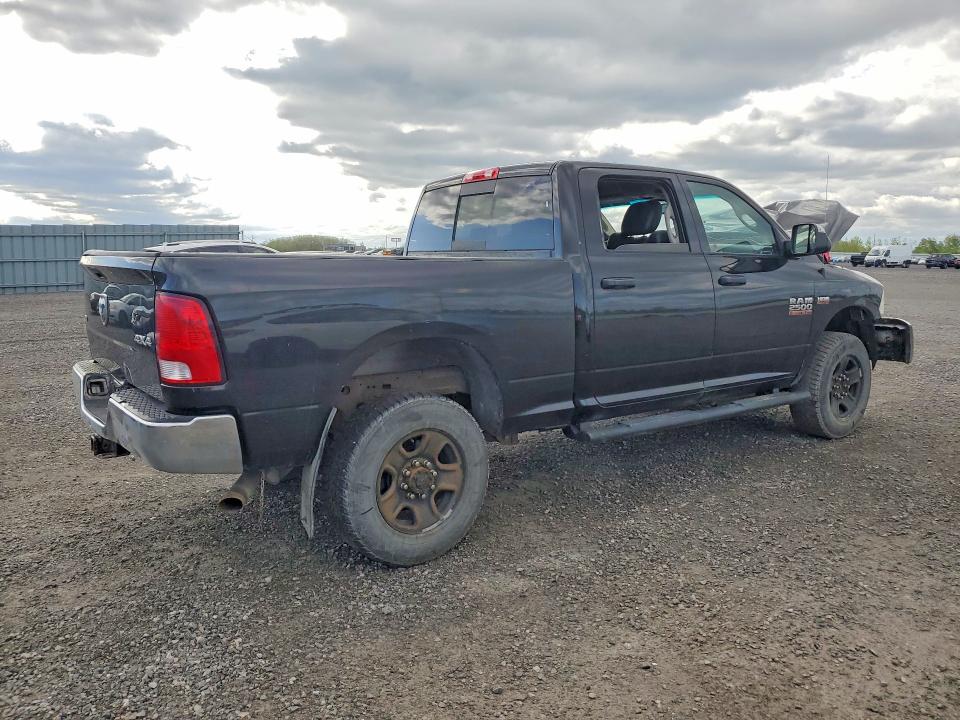 48537886 :رقم المزاد ، 3C6UR5DJ9JG205439 vin ، 2018 Ram 2500 مزاد بيع