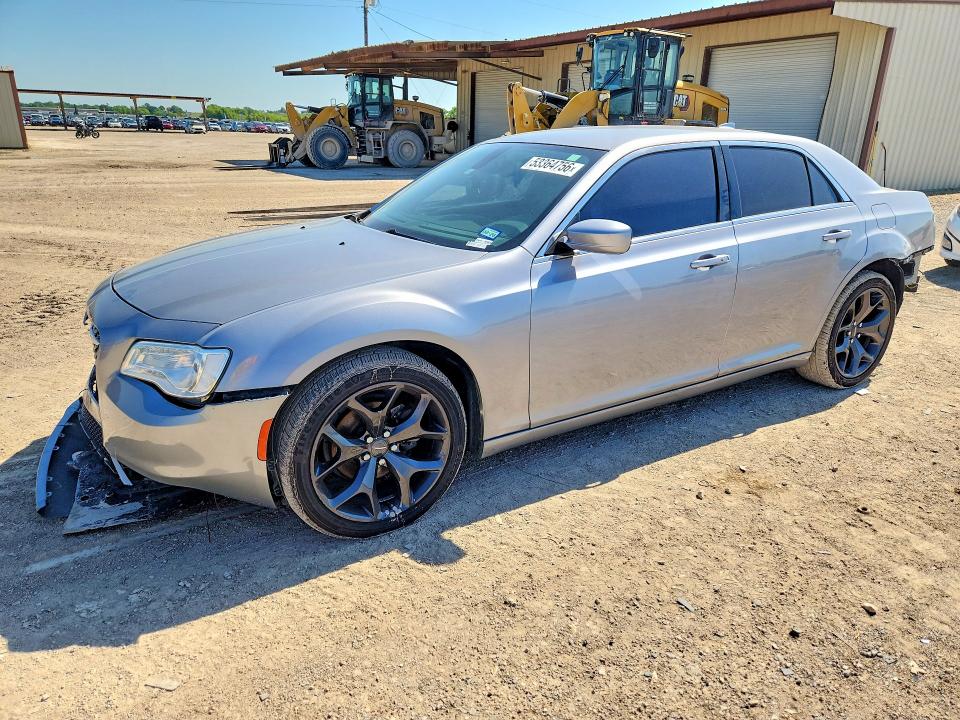 53364756 :رقم المزاد ، 2C3CCAAG3HH577512 vin ، 2017 Chrysler 300 مزاد بيع