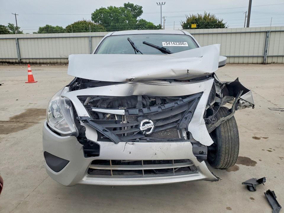 54142306 :رقم المزاد ، 3N1CN7AP7JK397514 vin ، 2018 Nissan Versa مزاد بيع
