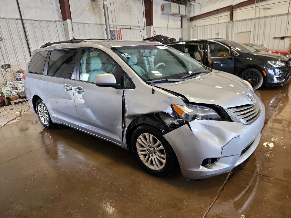 53902066 :رقم المزاد ، 5TDYK3DC3CS240745 vin ، 2012 Toyota Sienna مزاد بيع