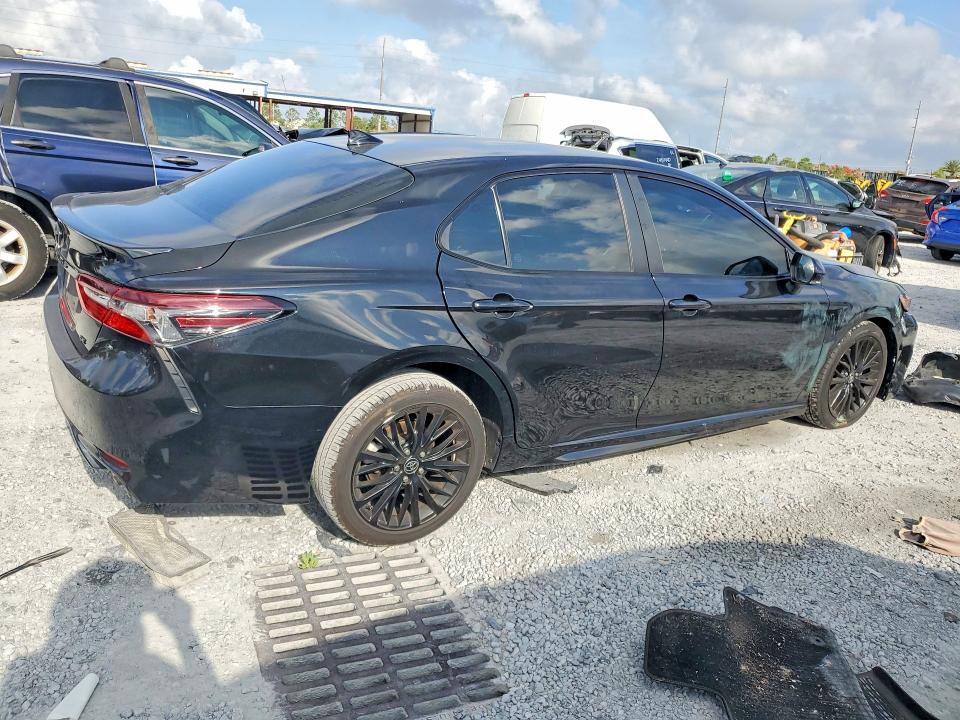 Продаж на аукціоні авто 2021 Toyota Camry, vin: 4T1T11AK3MU449859, номер лоту: 52304066