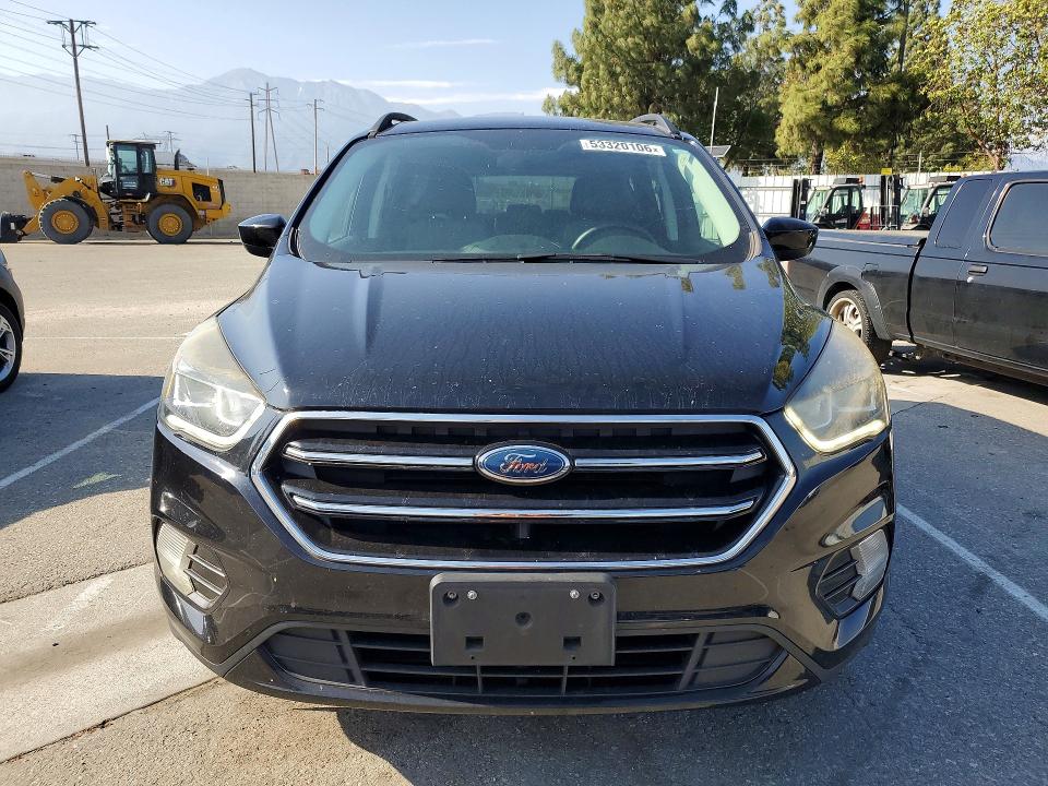 2017 Ford Escape მანქანა იყიდება აუქციონზე, vin: 1FMCU0G96HUE16799, აუქციონის ნომერი: 53320106