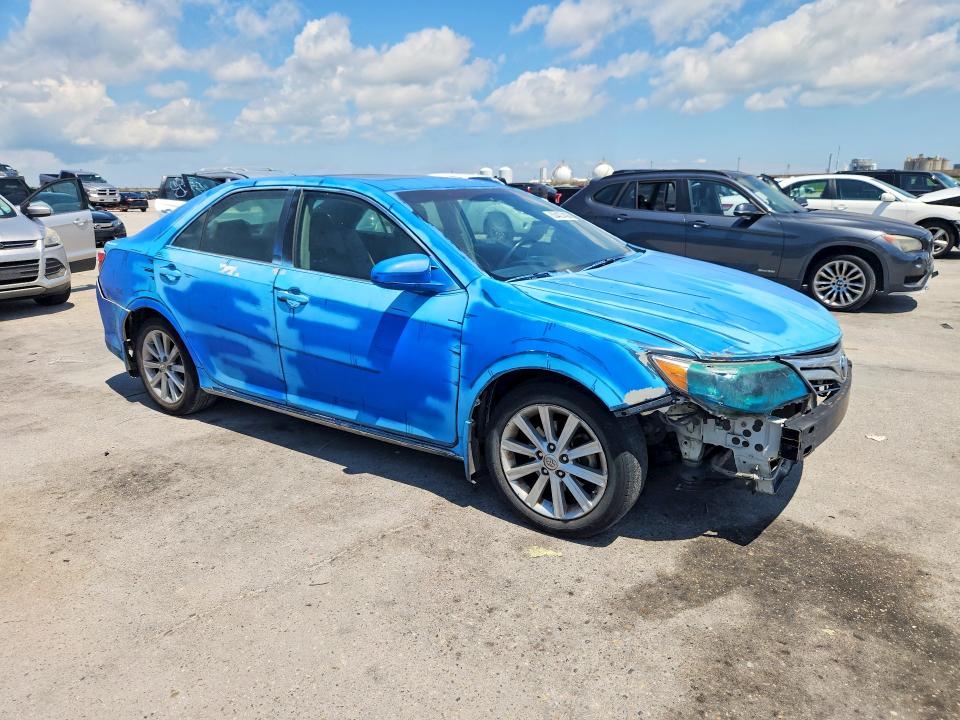 53427436 :رقم المزاد ، 4T4BF1FK9ER442959 vin ، 2014 Toyota Camry مزاد بيع