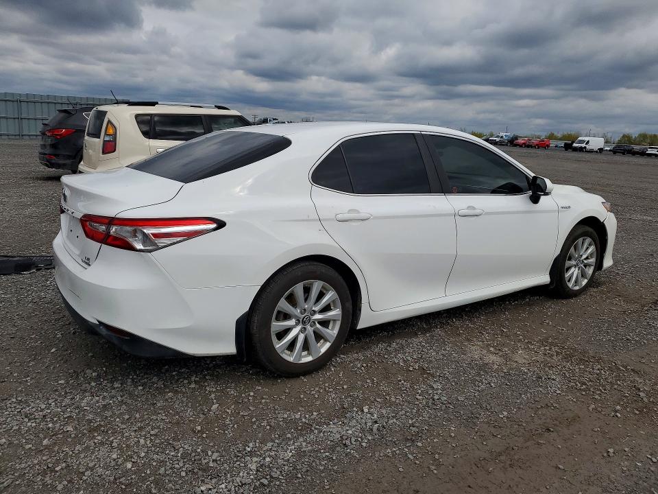 53547016 :رقم المزاد ، 4T1B31HK2JU508116 vin ، 2018 Toyota Camry Le Hybrid 4dr مزاد بيع