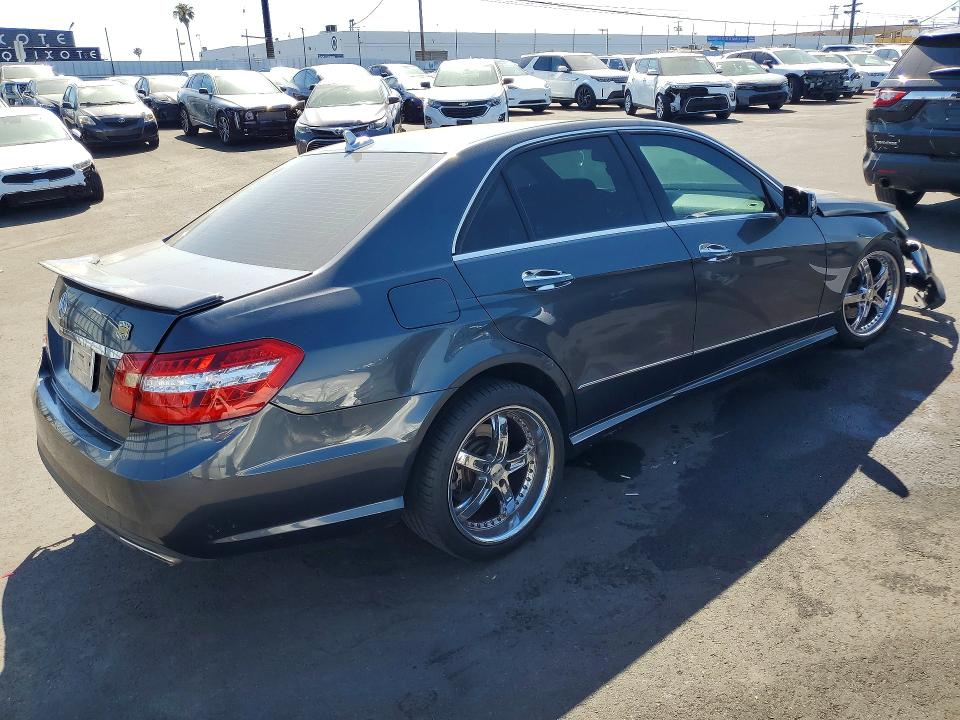 52099686 :رقم المزاد ، WDDHF5GB1BA329167 vin ، 2011 Mercedes-benz E مزاد بيع
