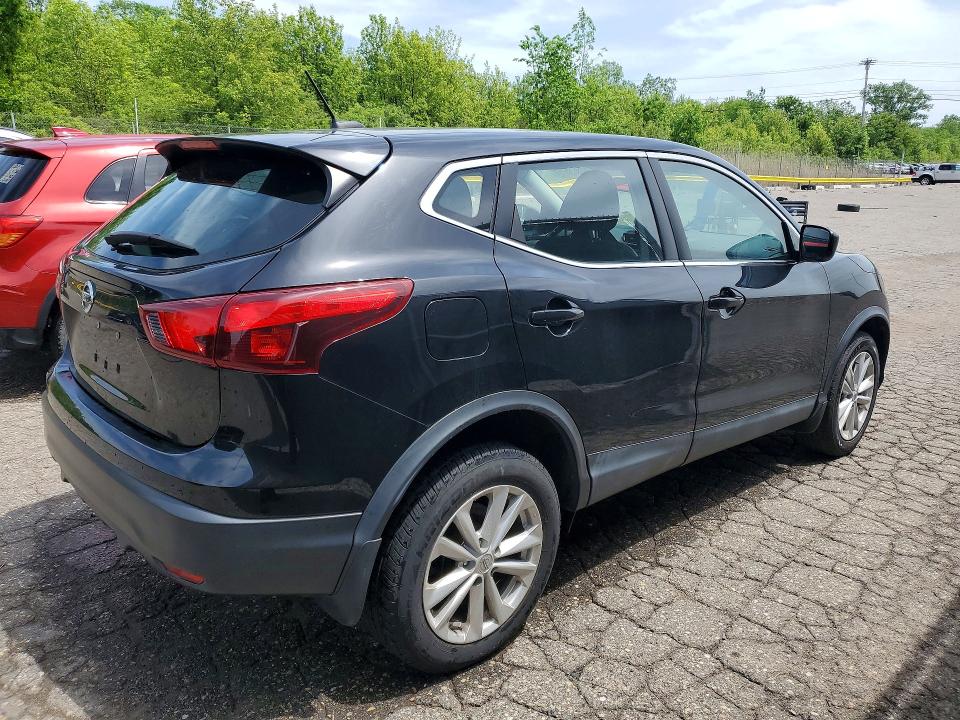 54731756 :رقم المزاد ، JN1BJ1CRXHW121507 vin ، 2017 Nissan Rogue Sport مزاد بيع