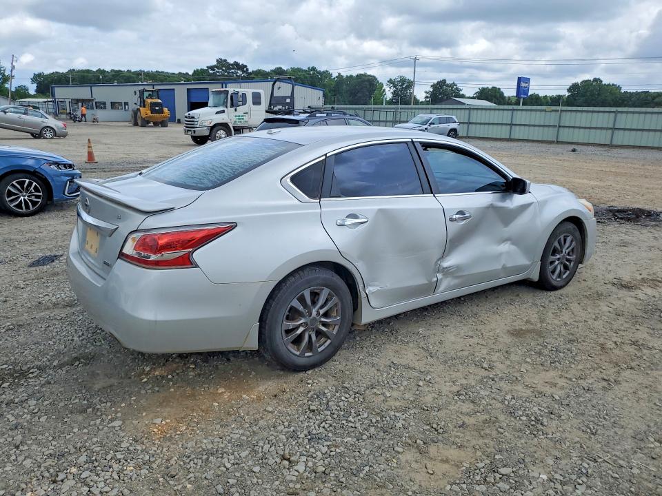 2015 Nissan Altima მანქანა იყიდება აუქციონზე, vin: 1N4AL3AP6FC576715, აუქციონის ნომერი: 53269936