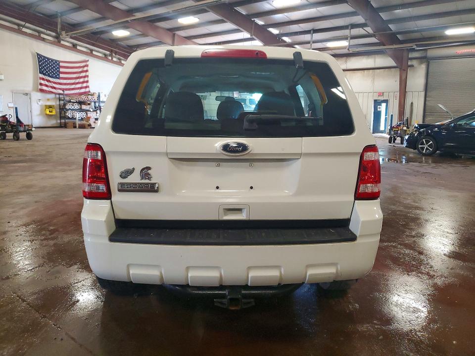 2010 Ford Escape მანქანა იყიდება აუქციონზე, vin: 1FMCU0C73AKC65944, აუქციონის ნომერი: 54084586