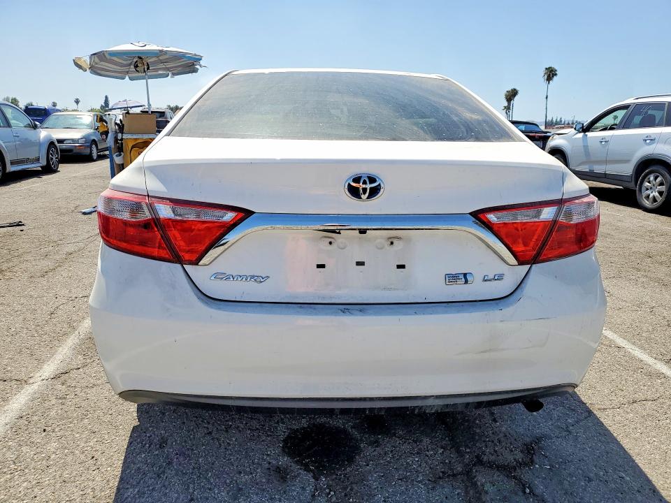 2015 Toyota Camry Hybrid მანქანა იყიდება აუქციონზე, vin: 4T1BD1FK3FU174444, აუქციონის ნომერი: 54303786