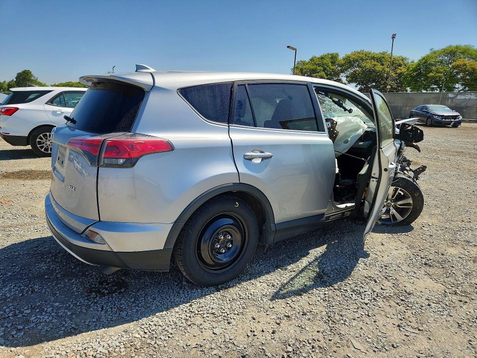 Продажа на аукционе авто 2018 Toyota Rav4, vin: JTMWFREV0JJ164863, номер лота: 53796966