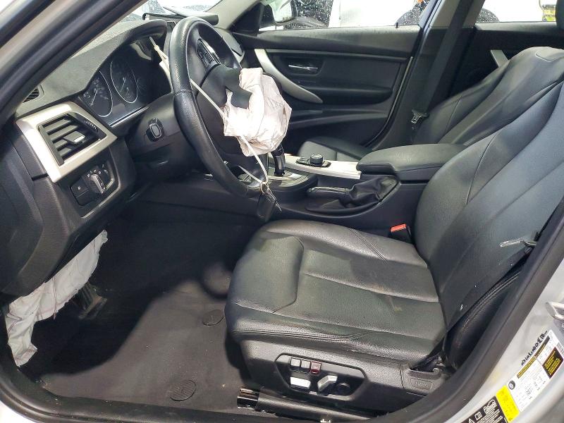 54677916 :رقم المزاد ، WBA3C3G50FNS75092 vin ، 2015 Bmw 320 مزاد بيع