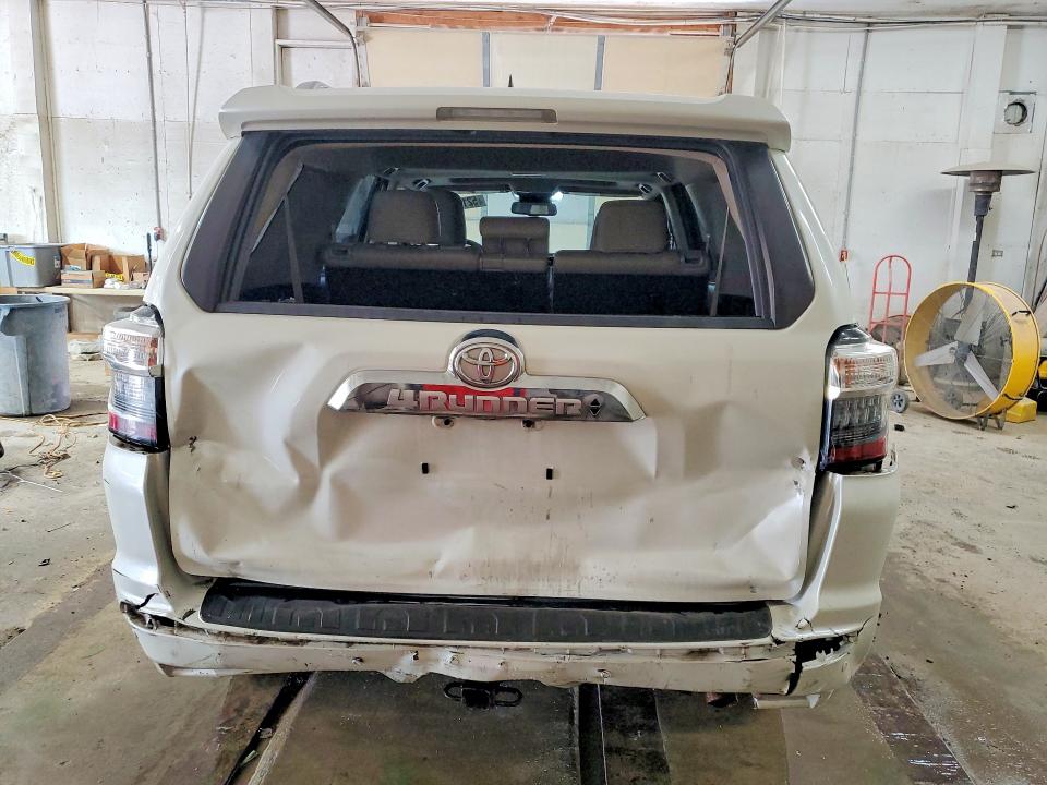 52165556 :رقم المزاد ، JTEBU5JR1H5420223 vin ، 2017 Toyota 4runner مزاد بيع