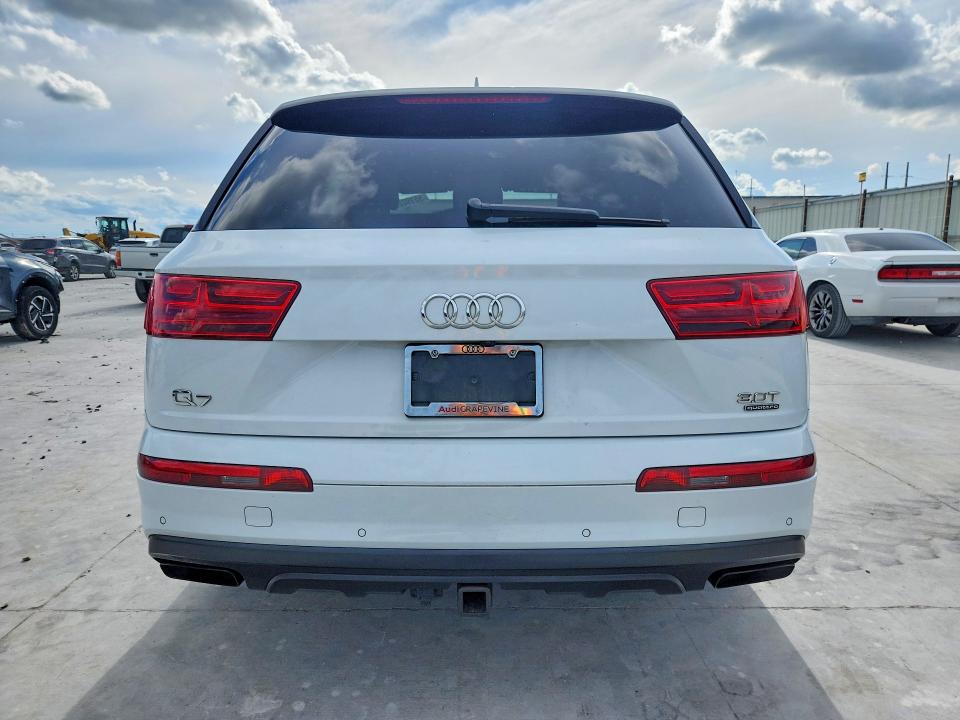 Продажа на аукционе авто 2018 Audi Q7, vin: WA1VAAF75JD042598, номер лота: 55192236