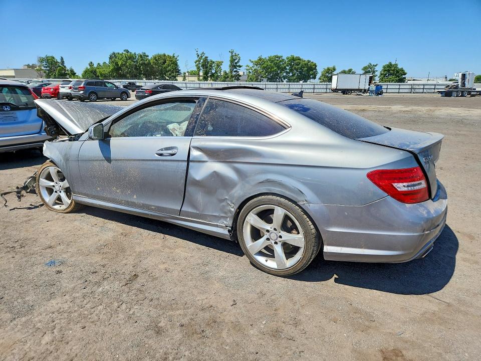 53566466 :رقم المزاد ، WDDGJ5HB3FG370590 vin ، 2015 Mercedes-benz C مزاد بيع