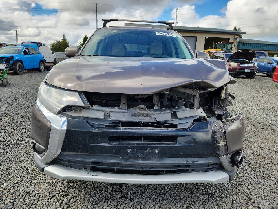 2016 Mitsubishi Outlander მანქანა იყიდება აუქციონზე, vin: JA4AZ3A31GZ011027, აუქციონის ნომერი: 54448256