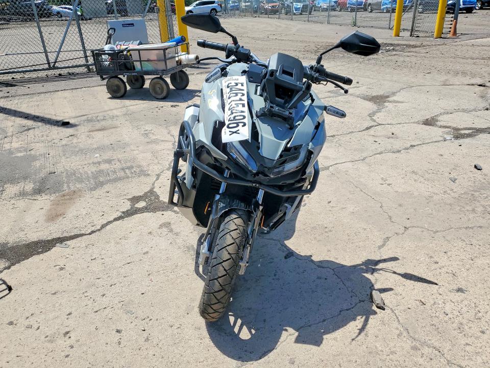 54615496 :رقم المزاد ، MLHKF5457T5200744 vin ، 2026 Honda Adv160 مزاد بيع