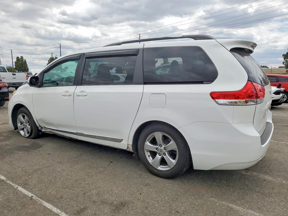 Продаж на аукціоні авто 2013 Toyota Sienna, vin: 5TDKK3DC7DS368414, номер лоту: 55717206