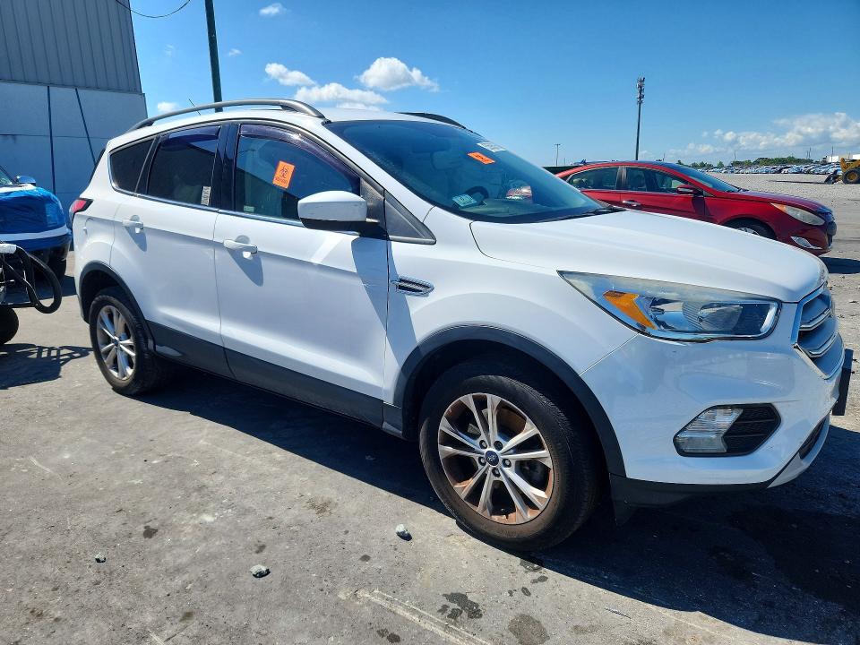 53595876 :رقم المزاد ، 1FMCU9GD2JUB87116 vin ، 2018 Ford Escape مزاد بيع