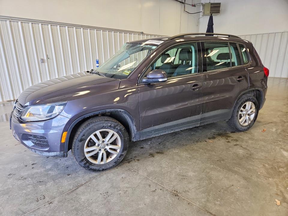 2016 Volkswagen Tiguan მანქანა იყიდება აუქციონზე, vin: WVGBV7AX4GW590785, აუქციონის ნომერი: 53333386