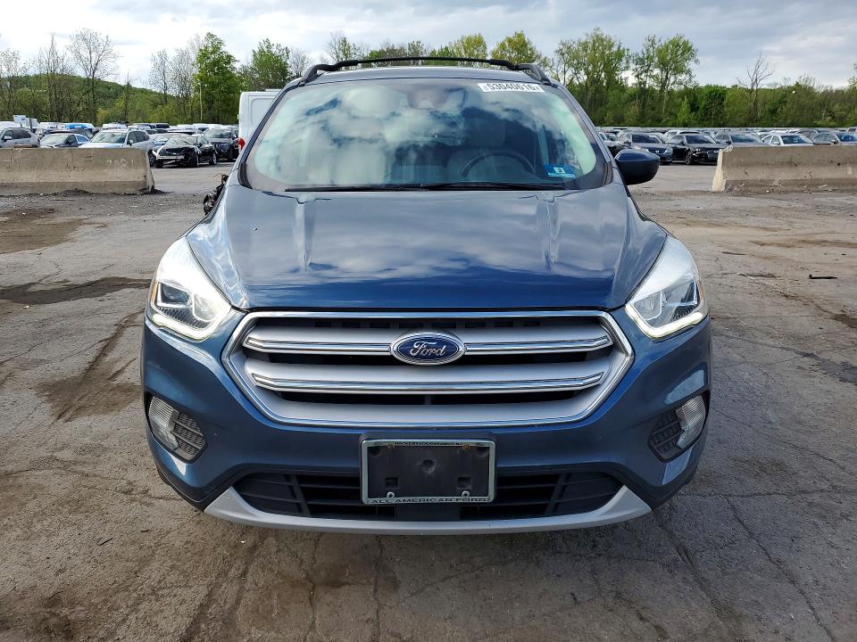 53040616 :رقم المزاد ، 1FMCU9HDXJUB01811 vin ، 2018 Ford Escape مزاد بيع