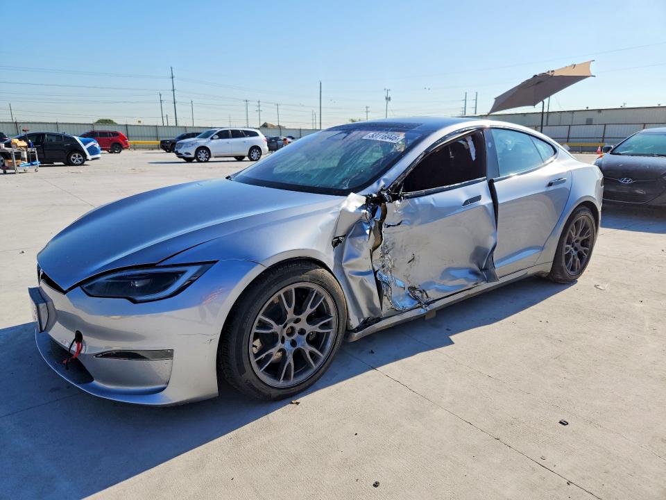 53116946 :رقم المزاد ، 5YJSA1E58SF551202 vin ، 2025 Tesla Model S مزاد بيع