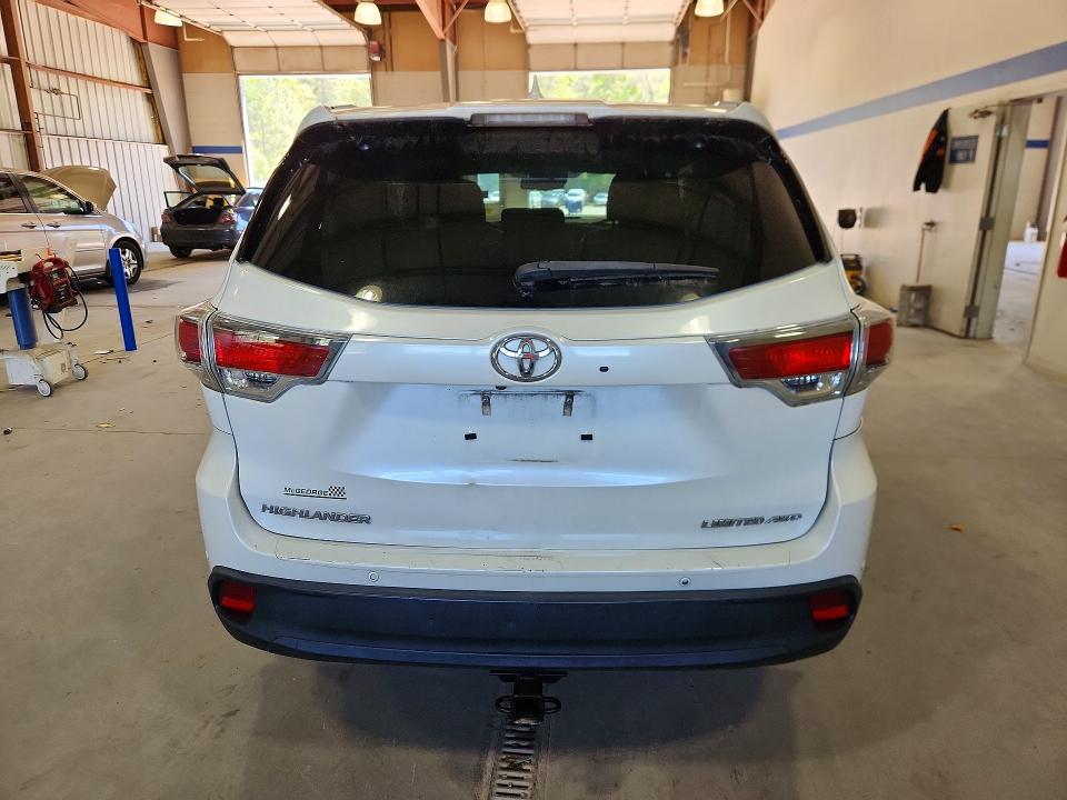 53617356 :رقم المزاد ، 5TDDKRFHXFS185709 vin ، 2015 Toyota Highlander مزاد بيع