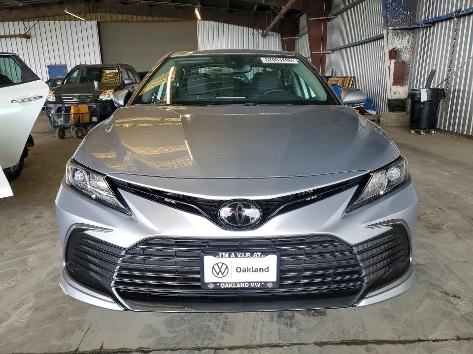 52003806 :رقم المزاد ، 4T1R11AK9RU877517 vin ، 2024 Toyota Camry مزاد بيع